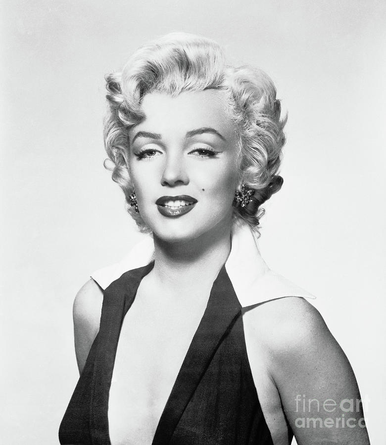 Actress Marilyn Monroe #5 Photograph by Bettmann