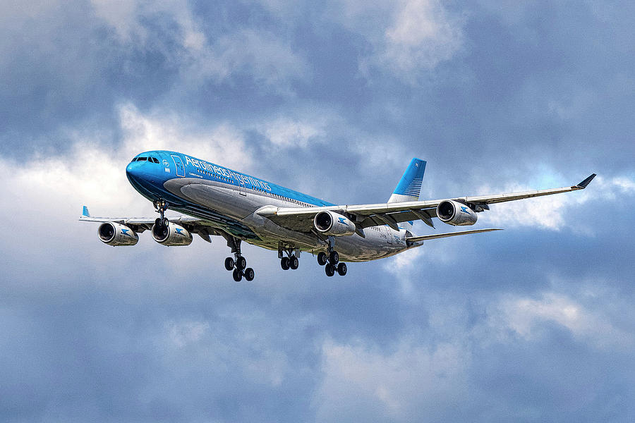 Aerolineas Argentinas Mixed Media - Aerolineas Argentinas Airbus A340-313 by Smart Aviation Aerolineas Argentinas Mixed Media - Aerolineas Argentinas Airbus A340-313 by Smart Aviation
