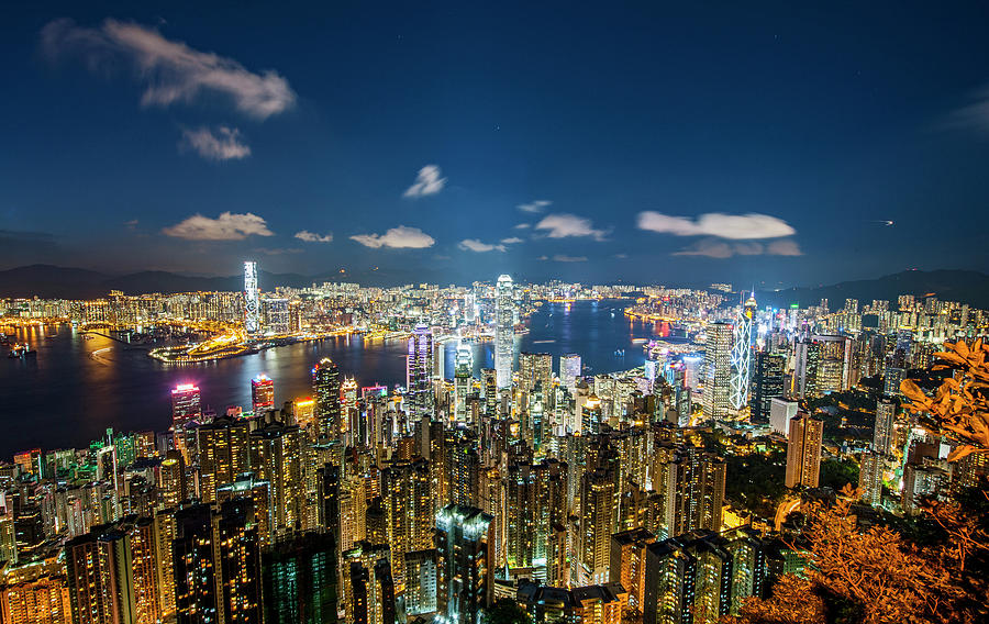 Iconic View Of Hong Kong From Victoria Peak At Night Photograph by ...