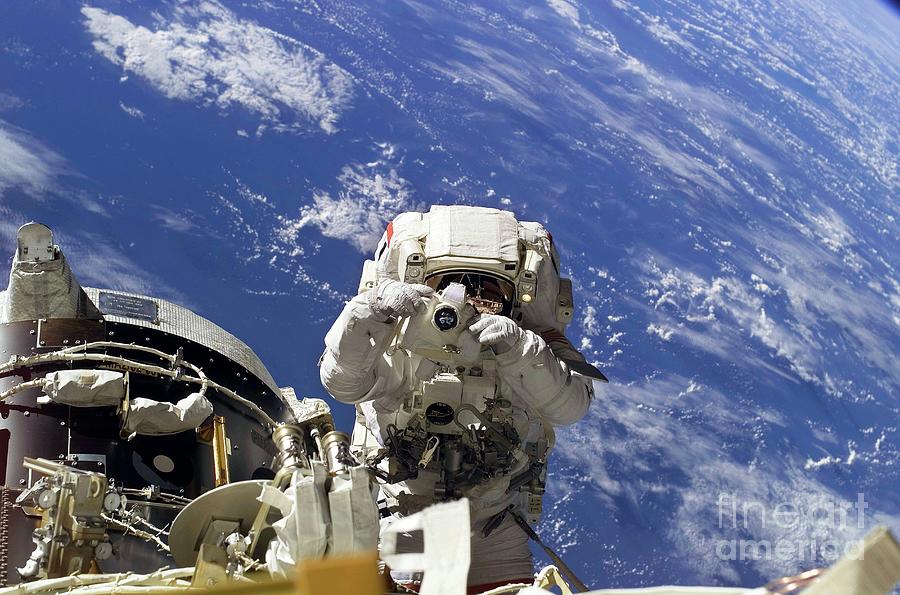 Emu Photograph - Iss Spacewalk #5 by Nasa/science Photo Library