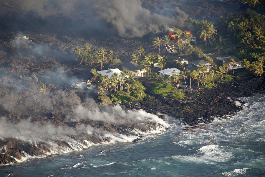 Lava Destroys Homes in the Kapoho Area Photograph by Terray Sylvester ...