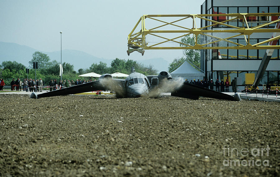 Lisa Airplane Crash Test Facility #5 Photograph by Pasquale Sorrentino/science Photo Library