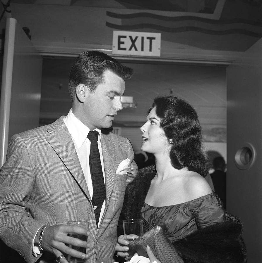 Natalie Wood And Robert Wagner #5 Photograph by Michael Ochs Archives