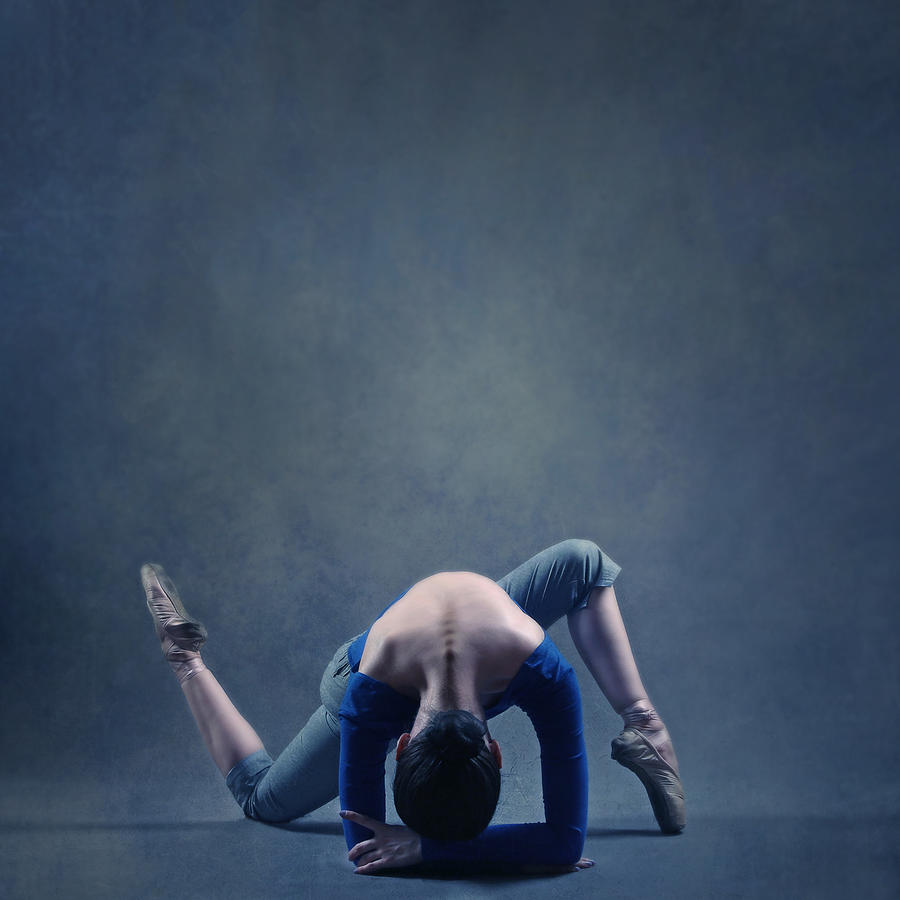 Performance Photograph - The Girl  & Dance #5 by Moein Hashemi Nasab