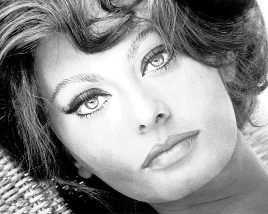 Close-up Portrait Of Sophia Loren Photograph by Globe Photos - Pixels