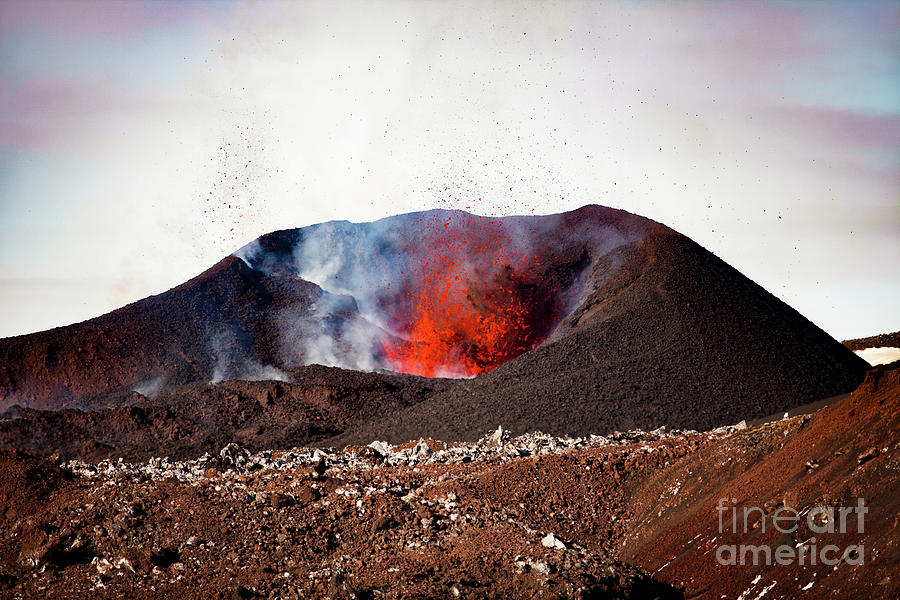 Eyjafjallajokull Volcano Erupting #6 Photograph by Olivier Vandeginste/science Photo Library