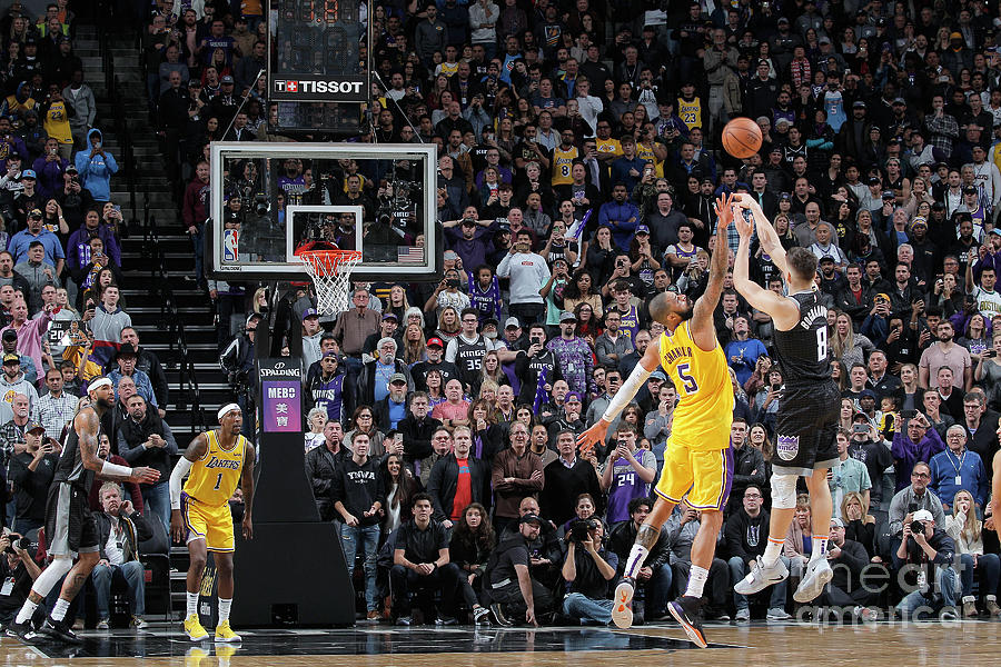 Los Angeles Lakers V Sacramento Kings #6 Photograph by Rocky Widner