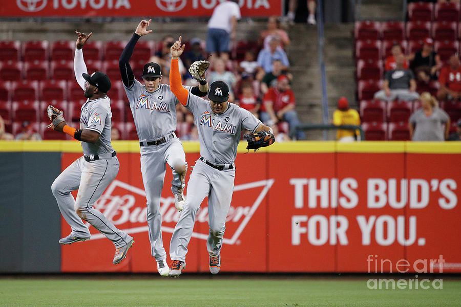 Miami Marlins V Cincinnati Reds Photograph by Joe Robbins Miami Marlins V Cincinnati Reds Photograph by Joe Robbins