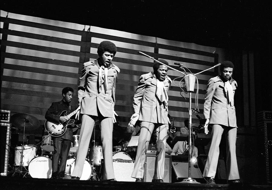 Apollo Theater Photograph - The Delfonics In Ny #7 by Michael Ochs Archives