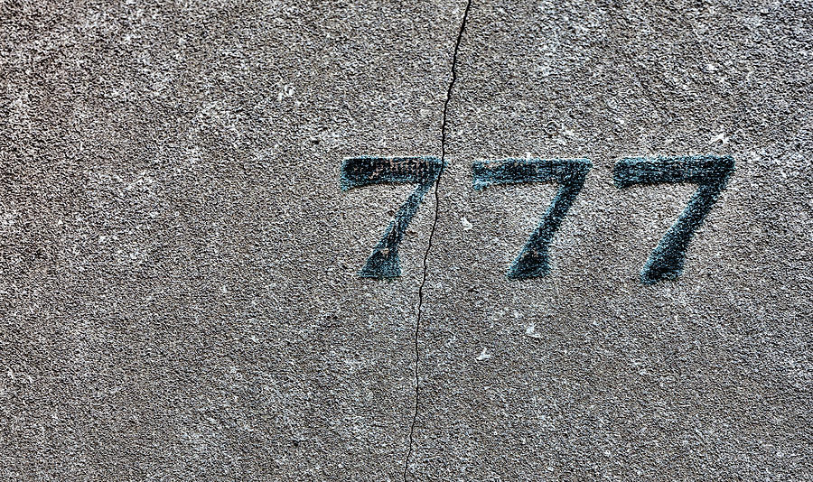 777 Photograph by Robert Ullmann