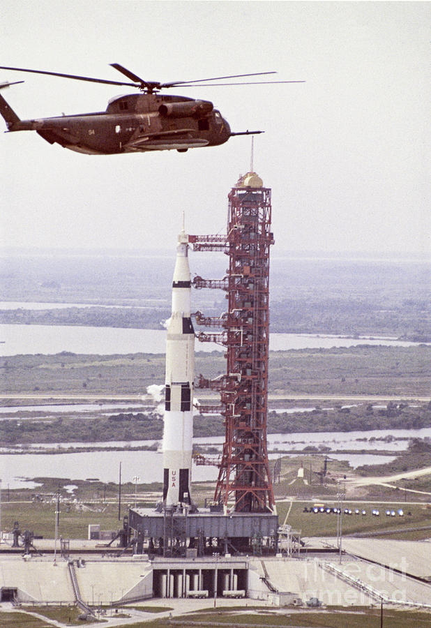 Apollo 13 Mission #8 Photograph by Bettmann