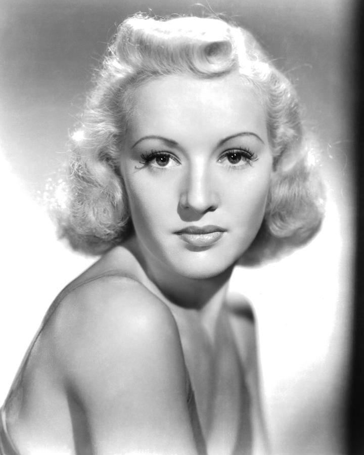 Close-up Of Betty Grable Photograph by Globe Photos - Fine Art America