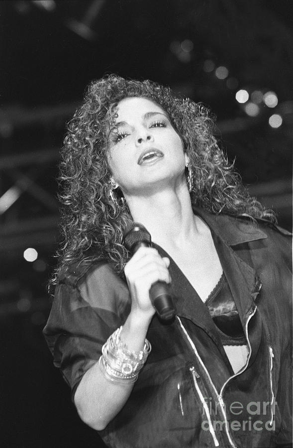 Cuban American Photograph - Gloria Estefan 8 by Concert Photos Cuban American Photograph - Gloria Estefan 8 by Concert Photos