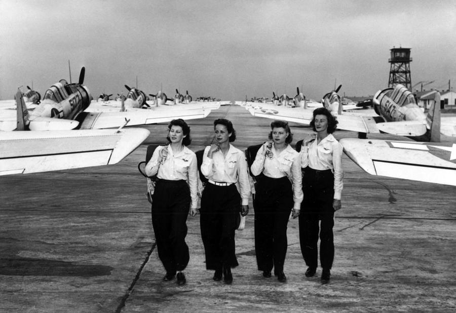 Wwii, Women Airforce Service Pilots #8 Photograph by Science Source