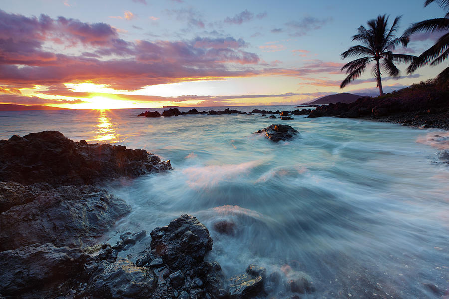 Idylic Maui Coastline - Hawaii Photograph by Wingmar