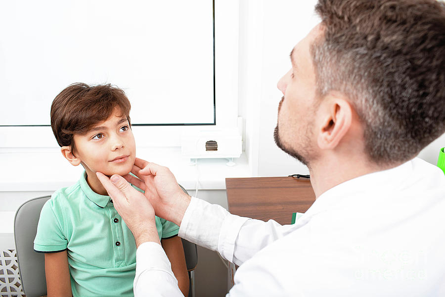 Throat Examination Photograph by Peakstock / Science Photo Library ...