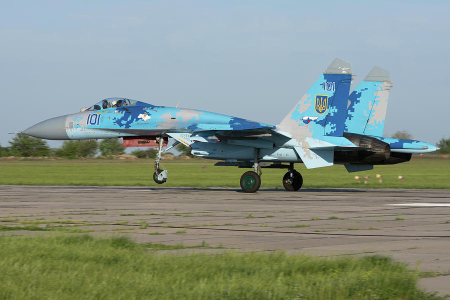 Ukrainian Air Force Su-27 At Mirgorod Photograph by Simone Marcato ...