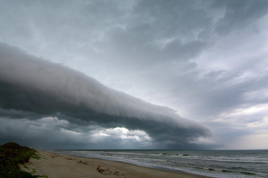 A Beautiful Shelf Cloud, Or Arcus Cloud, Passes Over The Beach At ...