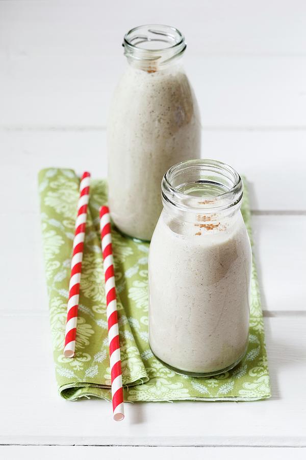 A Breakfast Smoothie With Oats, Apple And Banana Photograph by Eva Grndemann