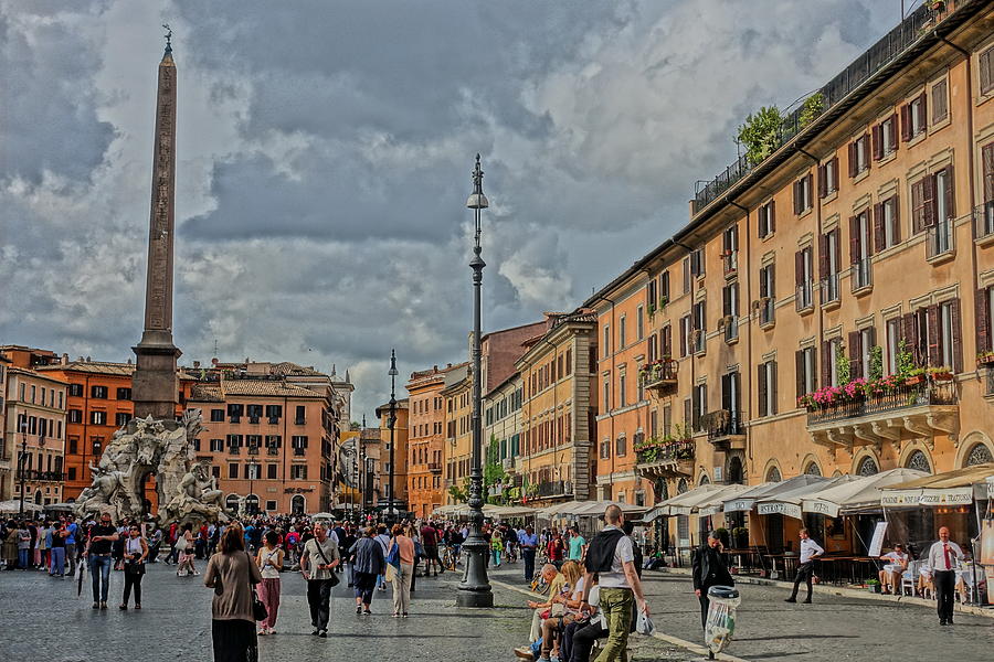 A Busy Piazza Navona Photograph by Patricia Caron