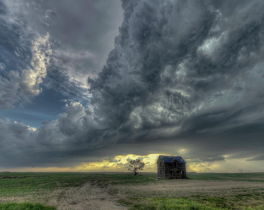 A Cabin on the Northern Plains Photograph by Laura Hedien