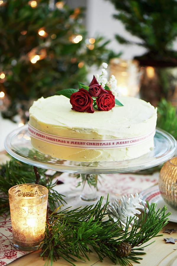 A Christmas Cake With Red Roses Photograph by Winfried Heinze