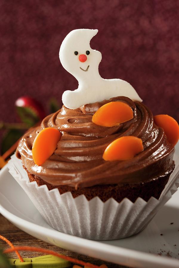A Cupcake For Halloween Photograph by Younes Stiller