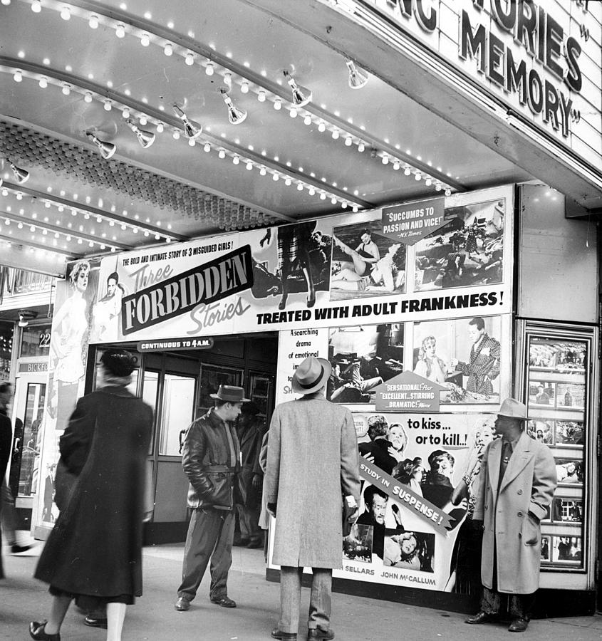 A Customer Hooked , Man Stops To Gawk Photograph by New York Daily News Archive