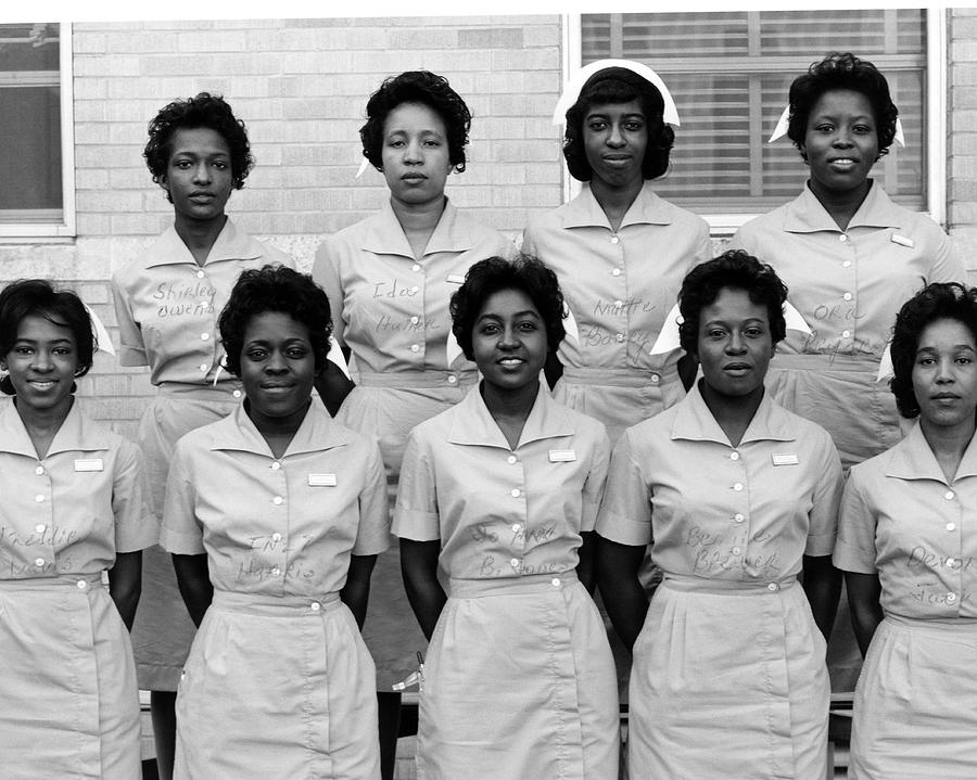 A Group Of Nine Nursing Students Posing Photograph by Prairie View A&m University