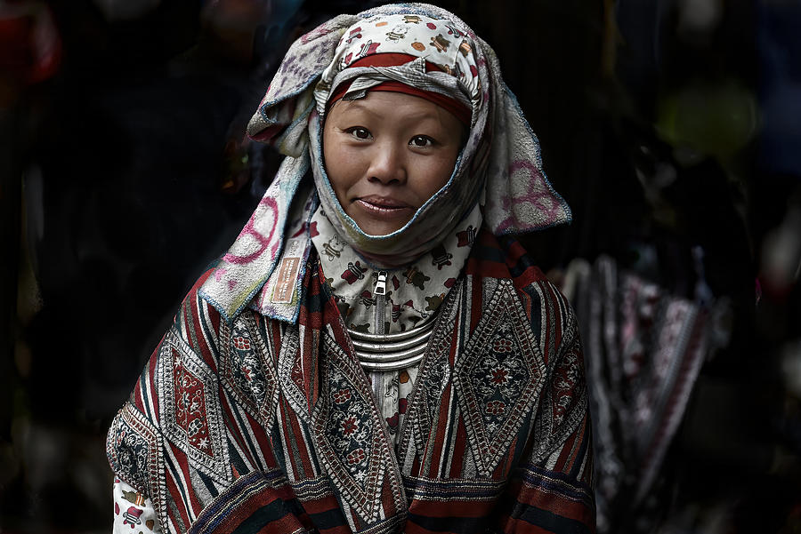 Portrait Photograph - A Nice Seller At Sapa Market by Irene Perovich