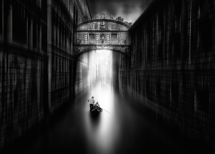 Black And White Photograph - A Passage From Venezia by Fran Osuna