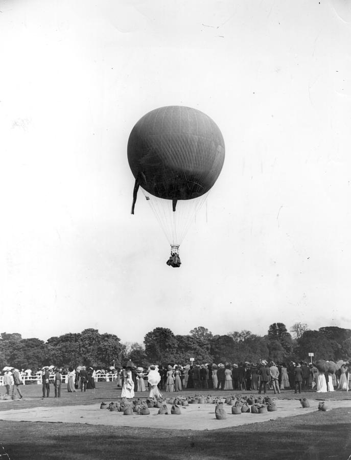 A Winning Balloon Photograph by Hulton Archive