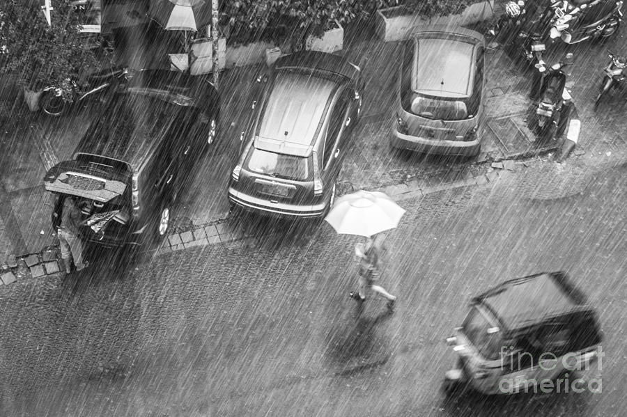 Woman Photograph - A Woman Rushes To Cross The Street by Asiatravel Woman Photograph - A Woman Rushes To Cross The Street by Asiatravel