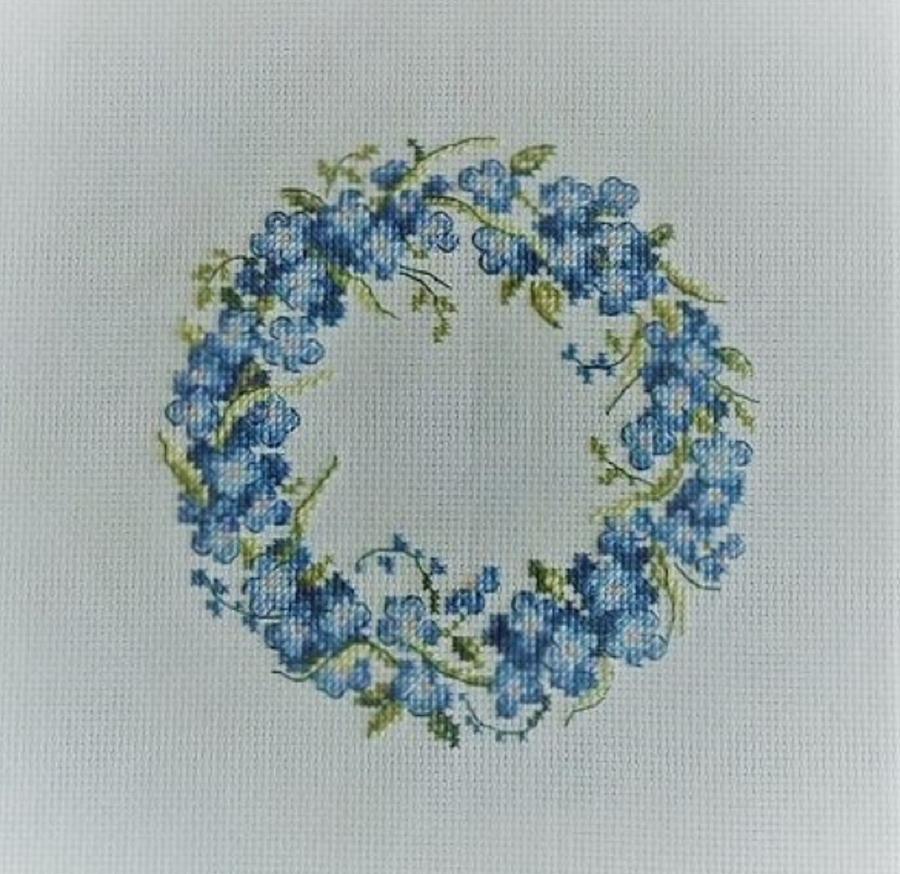 A wreath of forget-me-nots by Tatyana Osipyan