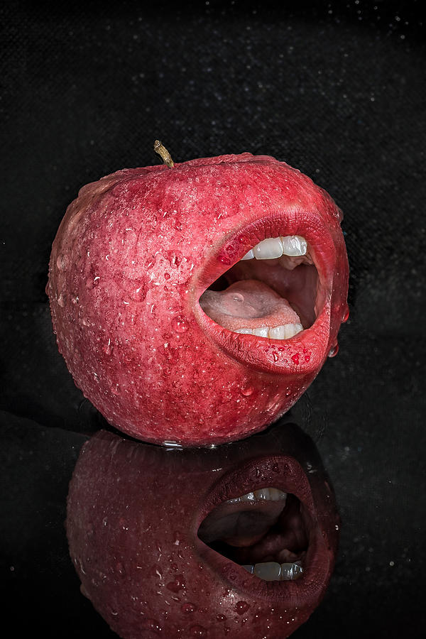 Apple Photograph - Aaapple by Marcel Egger