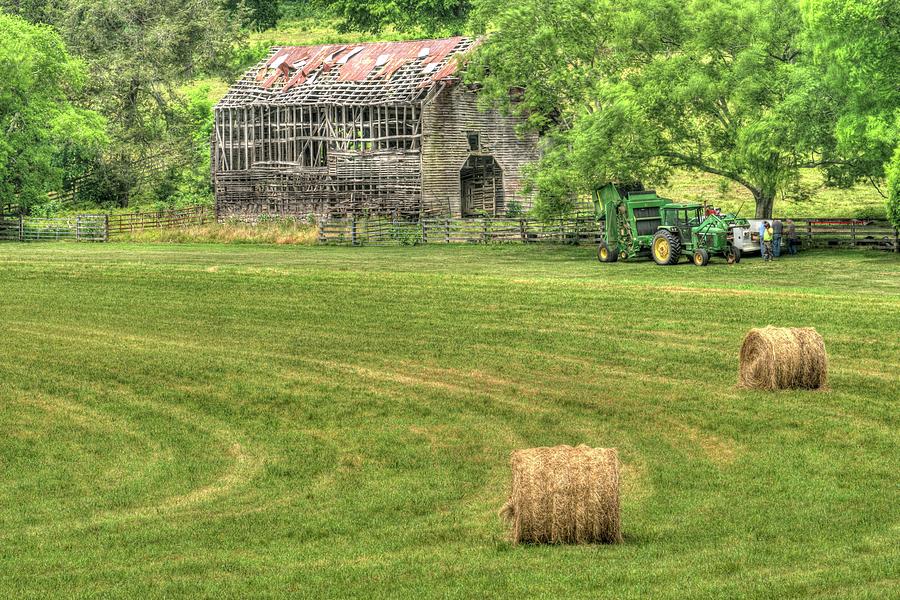 Abandoned Barn in Tennessee Photograph by Douglas Barnett