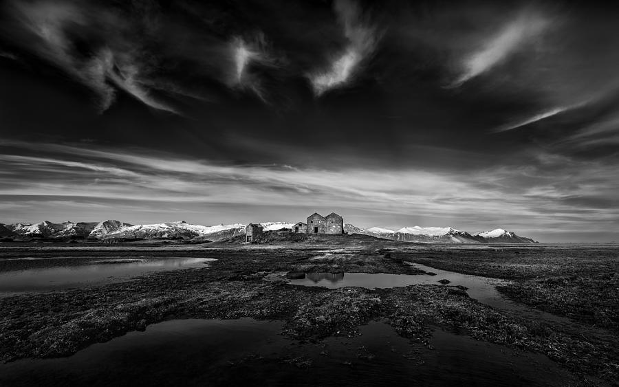 Black And White Photograph - Abandoned Farmhouse by Sus Bogaerts