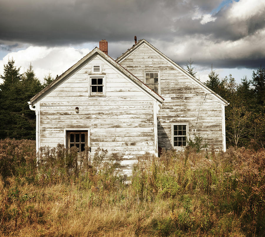 Abandoned Home by Shaunl