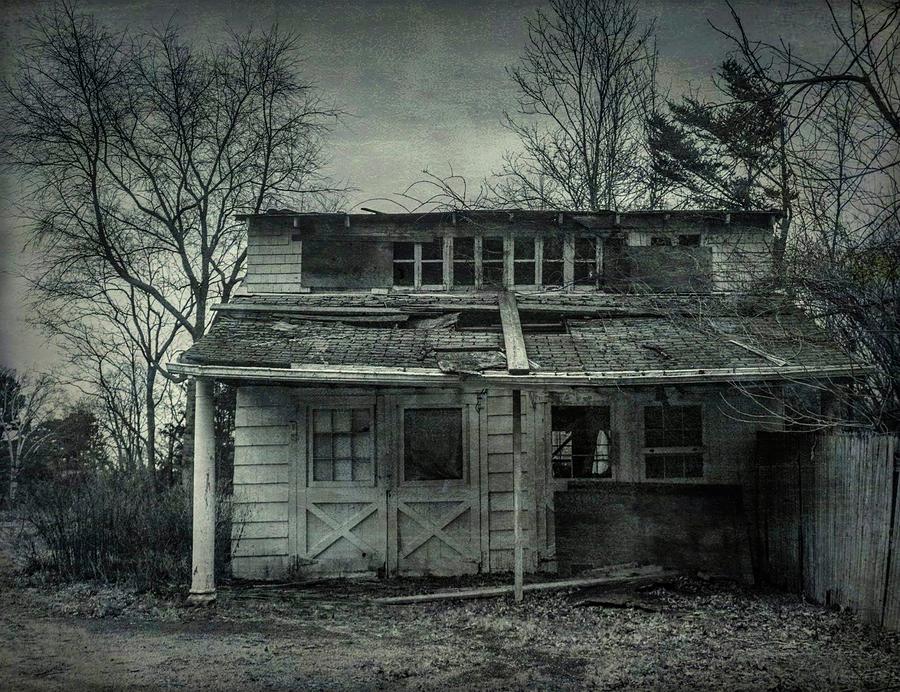 Winter Photograph - Abandoned Pt. Washington by Susan Tiffen