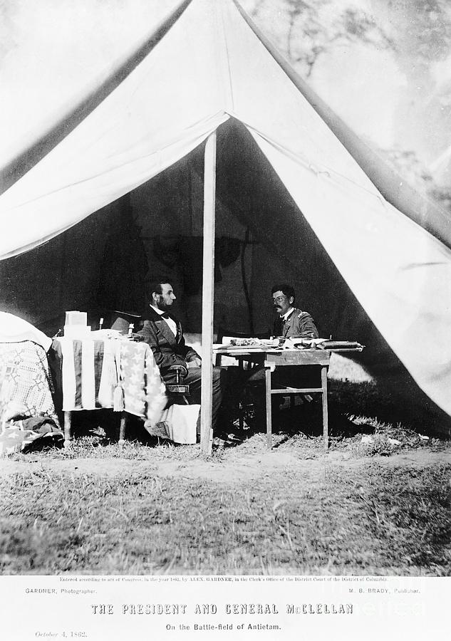 Abraham Lincoln Sitting With General Photograph by Bettmann