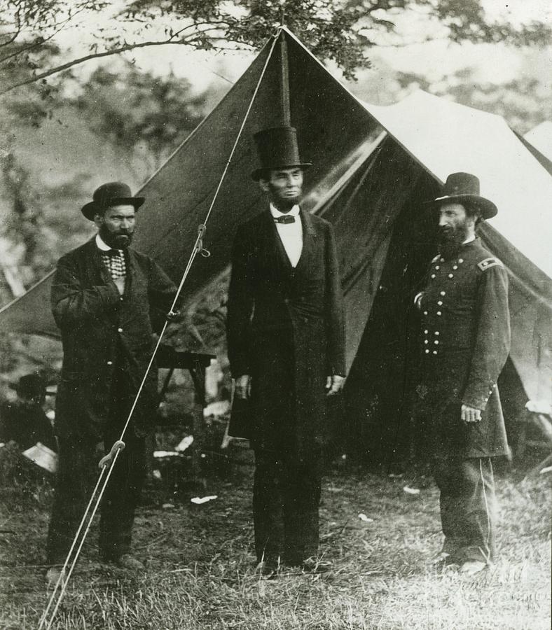 Abraham Lincoln With Allan Pinkerton And Major General John A ...