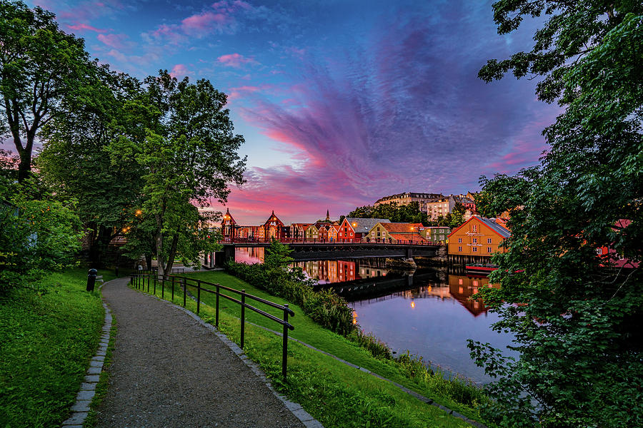 Absolutely amazing clouds over Trondheim by Aziz Nasuti Absolutely amazing clouds over Trondheim by Aziz Nasuti