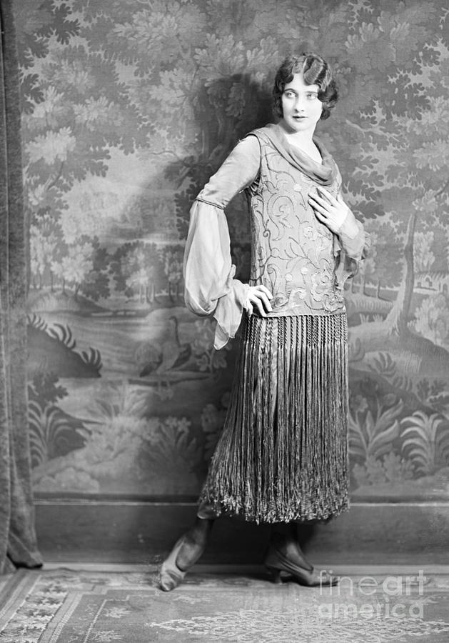 Actress Betty Blythe Before Tapestry Photograph By Bettmann - Pixels