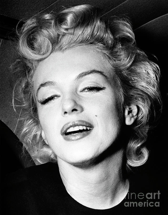 Actress Marilyn Monroe Photograph by Bettmann