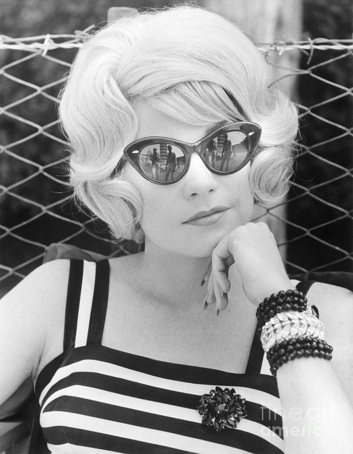 Actress Shirley Maclaine Photograph by Bettmann