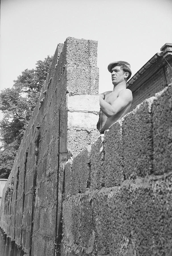 Berlin Photograph - Adding Height To The Berlin Wall by Paul Schutzer