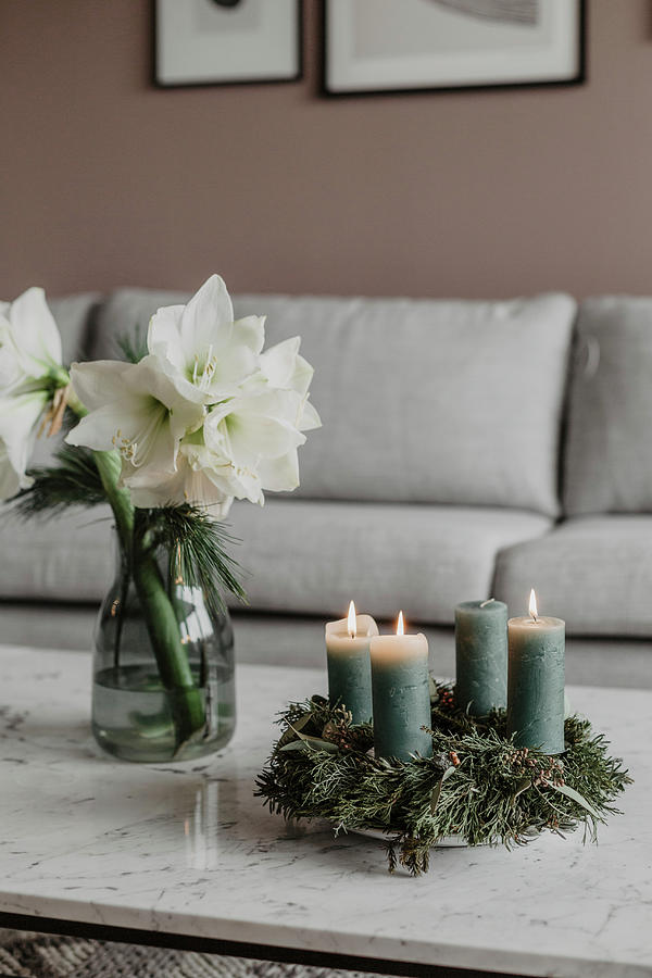 Advent Wreath With Green Candles And White Amaryllis In Glass Vase Photograph by Wiener Wohnsinn