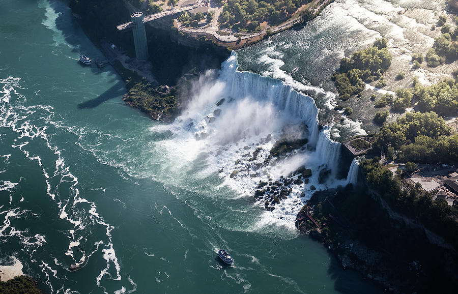 Aerial view of Niagara falls by Suranga Weeratunga Aerial view of Niagara falls by Suranga Weeratunga