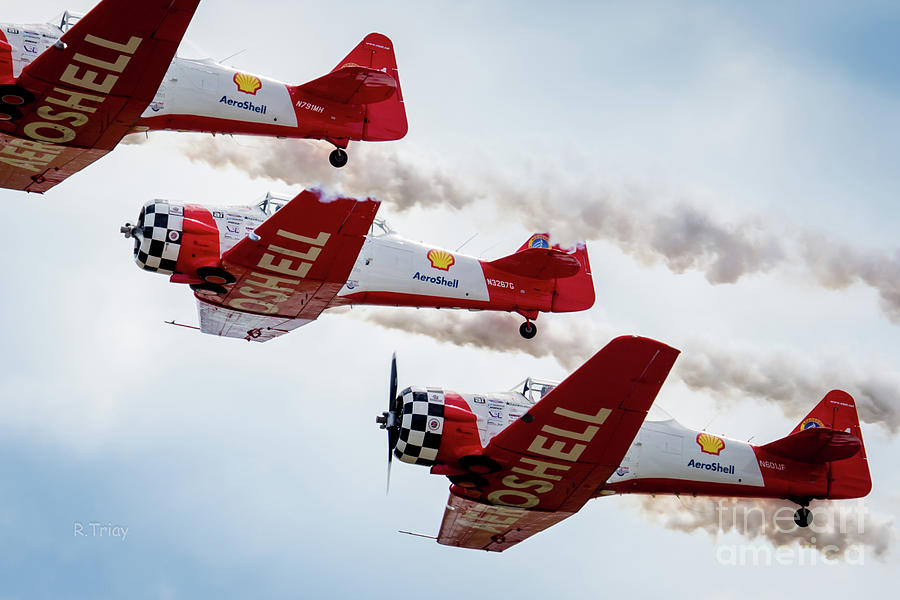 Aeroshell Tight Formation Flight Team T-6 Photograph by Rene Triay ...