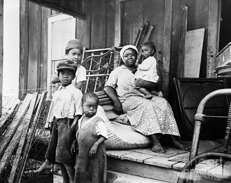African American Mother And Children Photograph by Bettmann